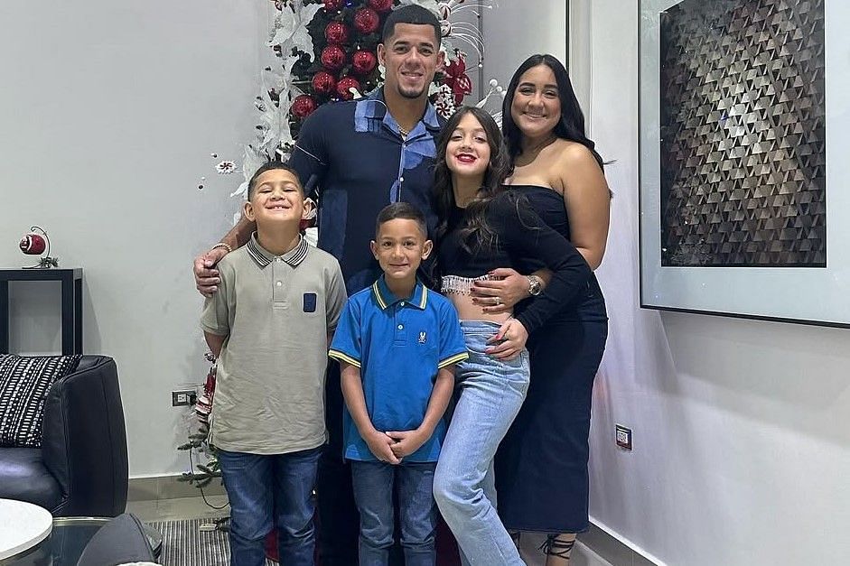Jose Berrios and Jannieliz Marquez Family Pictures